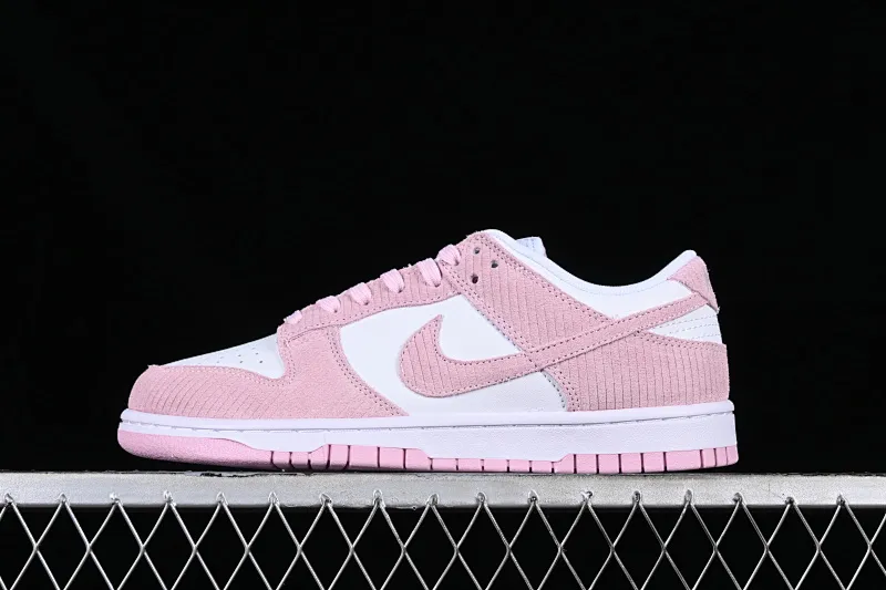 All categories Nk SB Dunk Series Nk SB Dunk Low low-top sneakers Cost-effective version Nk Dunk Low "Pink Corduroy" dirty pink corduroy SB low-top sports and leisure sneakers FN7167-100